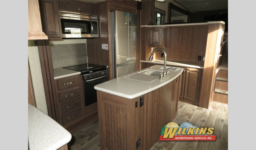 Heartland Elkridge Fifth Wheel Kitchen Island