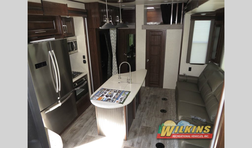 2017 Cyclone 4250 toy hauler fifth wheel