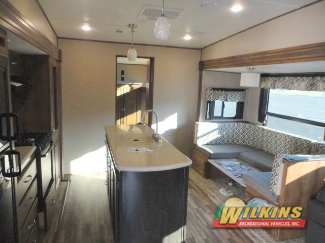 Coachmen Chaparral Lite Fifth Wheel Interior