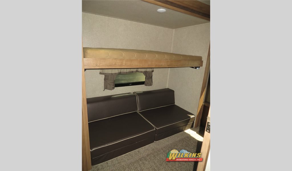 Forest River Flagstaff Classic Super Lite 8528BHWS Bunkhouse Fifth Wheel