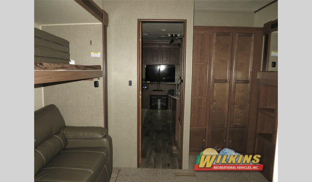 Heartland Elkridge 38RSRT Bunkhouse Fifth Wheel