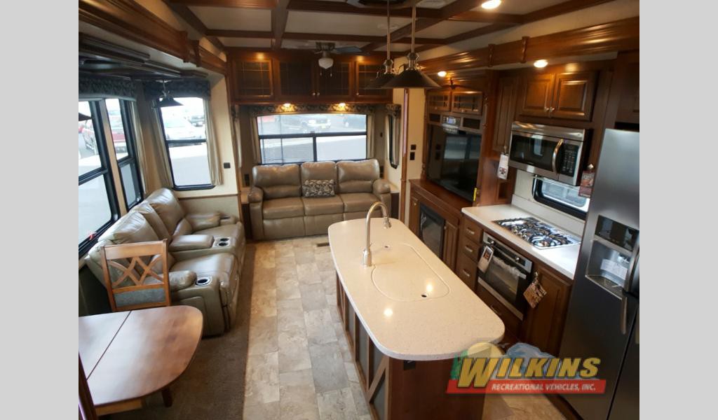Heartland Bighorn Fifth Wheel interior