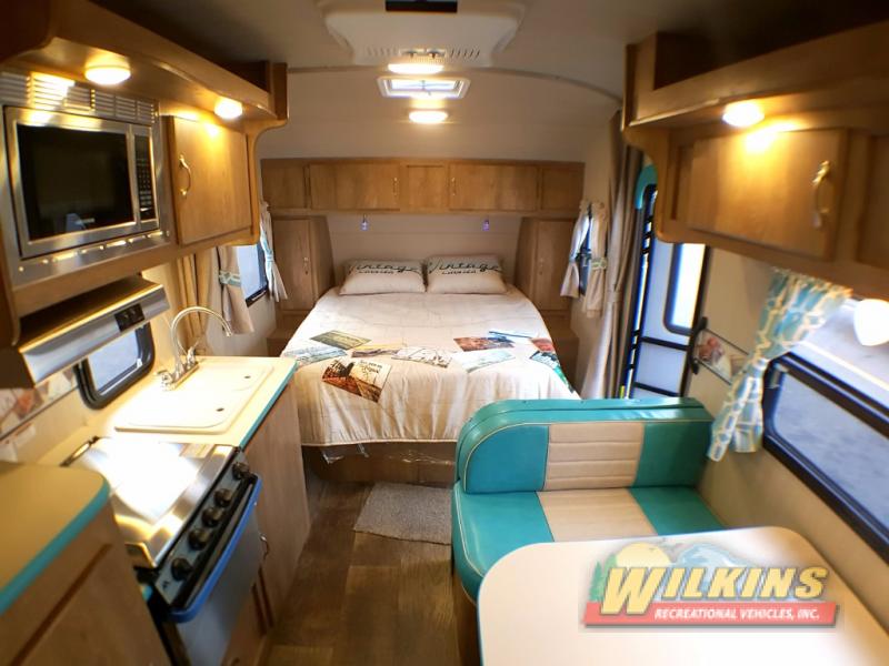 Wilkins RV Vintage Camper Show Vintage Cruiser Interior