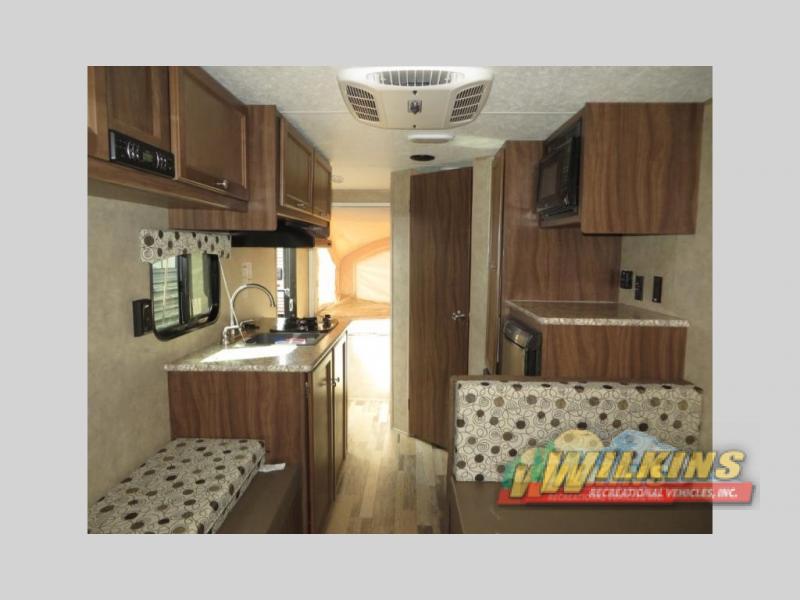  Interior del remolque de viaje para autocaravana Híbrida expandible para Autocares Clipper 